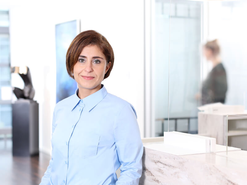 Selda Gencer, Steuerassistentin