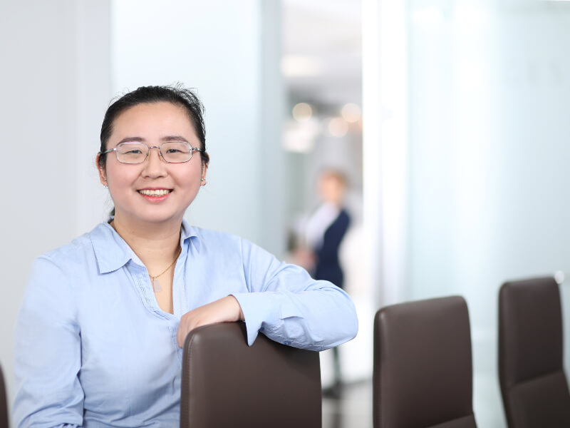 Yuexian Wu, Steuerassistentin